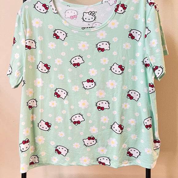 Hello Kitty Pajama Set - Size Large - Picture 3 of 7